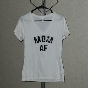 Mom AF v neck